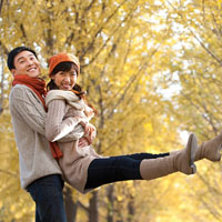 Khi mới yêu thì nên làm gì? (Ảnh minh họa)