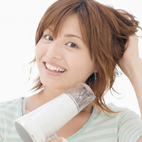 Đừng nghĩ rằng tỉa tóc sẽ giúp tóc bạn xù hơn.