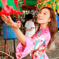 Đoan Trang: 'Tôi không biến dạng chiếc áo dài'
