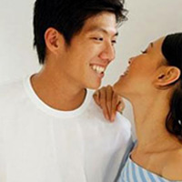 Ngại vì chồng yêu quá lộ liễu (ảnh minh họa)