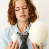 Trên thực tế, trứng gà chứa nhiều chất dinh dưỡng hơn trứng ngỗng. (ảnh minh họa)