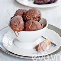 Kem chocolate tráng miệng cho bữa tối
