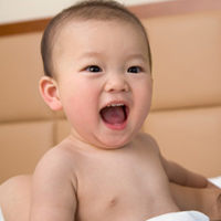 Bệnh nấm lưỡi bắt đầu là những chấm nhỏ trắng giống như cặn sữa. (Ảnh minh họa).
