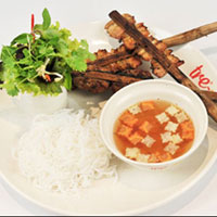 Bún chả que tre