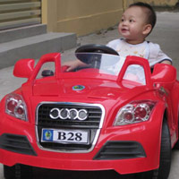 Sau bao đắn đo, mẹ quyết định cho Ken đi mẫu giáo.