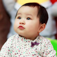 Bé Khánh Linh đáng yêu