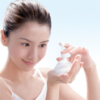 Vệ sinh vùng kín bằng nước muối có an toàn (ảnh minh họa)