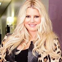 Jessica Simpson bán ảnh con với giá 16 tỷ