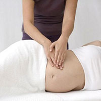 Bà bầu sẽ thấy thoải mái hơn khi đến Massage tại SkinBar