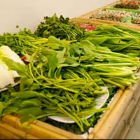 Chợ rau xanh bán chạy
