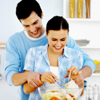 Nhiều cặp vợ chồng thường xuyên ăn mặn để sinh được con trai. (ảnh minh họa)