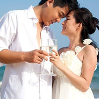 Có nhiều lí do khiến chàng nhìn ngực bạn (Ảnh minh họa)