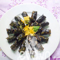 Lá xương sông cuốn thịt bê thơm ngậy