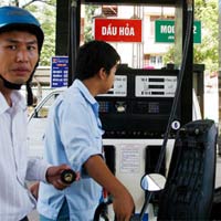 Xăng giảm giá (ảnh minh họa)