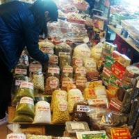 Ô mai, xí muội tràn lan khắp chợ (Ảnh minh họa)