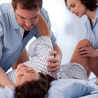 Nhiều mẹ bầu lo lắng không thể vượt qua được con đau chuyển dạ. (ảnh minh họa)