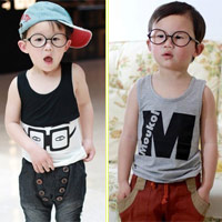 Bé trai khi lém lỉnh, lúc lại hiền hiền đáng yêu