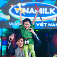 Nhật Tiến &amp; nghệ sĩ Trấn Thành