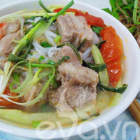 Bún sườn nấu sấu cực ngon