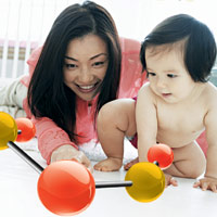 Chọn sữa cho con luôn là mối quan tâm hàng đầu của các mẹ (ảnh minh họa)