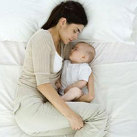 Phụ nữ sau sinh cần được chăm sóc đặc biệt. (ảnh minh họa)