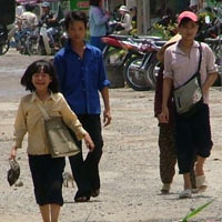 Nhiều trẻ em trở thành "cần câu" cho các ông bố, bà mẹ (ảnh minh họa)