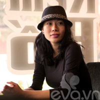 Người mẫu Hồng Hà