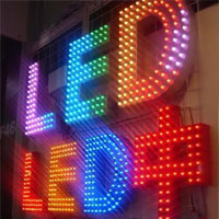 Biển quảng cáo gắn đèn LED (ảnh minh họa)