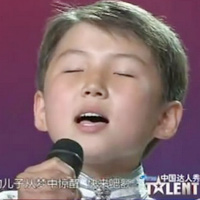 Uudam chìm đắm trong lời ca "Mother In The Dream" (Giấc mơ về mẹ)