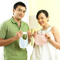 Bà bầu nên chuẩn bị đồ sinh nở trước khi lầm bồn khoảng 1-2 tháng. (Ảnh minh họa)