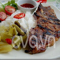 Sườn nướng ngon béo ngậy cho bữa ăn gia đình