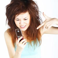 Em nhắn tin, gọi điện rất nhiều nhưng anh vẫn im lặng(Ảnh minh họa)