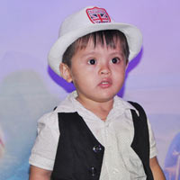 Bé Cafe vô cùng dễ thương