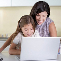 Hãy làm bạn với con để hiểu con. (Ảnh minh họa)