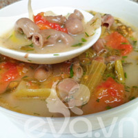 Canh bao tử cá basa nấu dưa chua