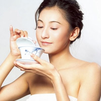 Uống trà xanh có tác dụng ngăn ngừa ung thư (ảnh minh họa)