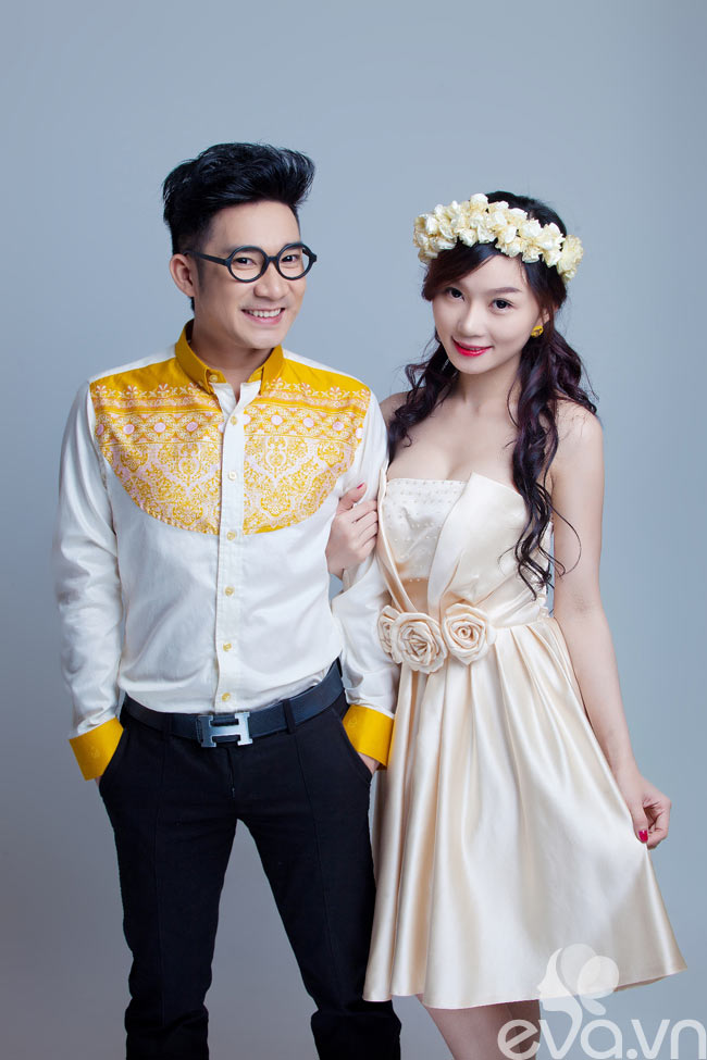  Mới đây, đôi song ca Quang Hà - Hà Vy vừa cho ra mắt bộ ảnh thân mật tình cảm giữa hai người để quảng bá cho sản phẩm âm nhạc mới của họ