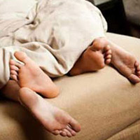 Chuyện bố chồng 'dính' con dâu chỉ là tin bịa đặt (ảnh minh họa)