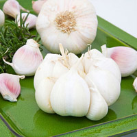 Tỏi có nhiều công dụng chữa bệnh.