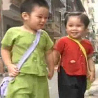 Bé Bob &amp; Kim - đôi bạn thân rất thân.
