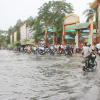 Mưa lớn gây ngập đường ở TP HCM (Ảnh minh họa)