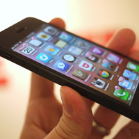 So sánh iPhone 5 và Galaxy Note II (Ảnh minh họa)
