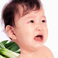 Bé thường quấy khóc khi mọc răng (Ảnh minh họa).