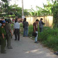 Khu vực nơi người dân phát hiện hai bao tải (Ảnh: Dân Việt).