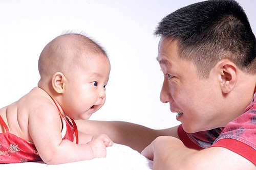 Bé sơ sinh bị nấc cụt có phải là bệnh? - 1