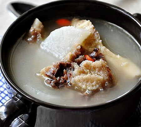 Canh đuôi bò hầm củ cải - 1