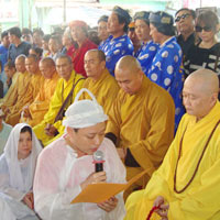 Hàng ngàn người đến tiễn NS Tấn Tài