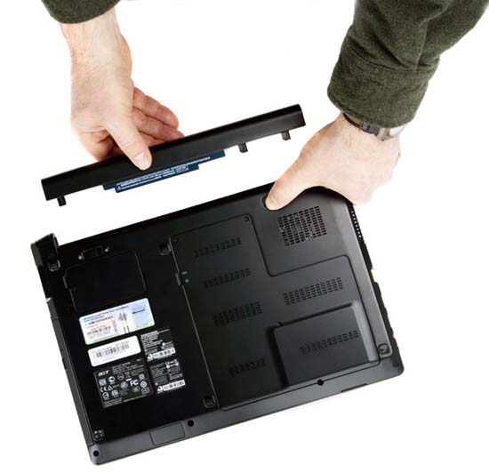 Ứng biến khi laptop không sạc pin - 1