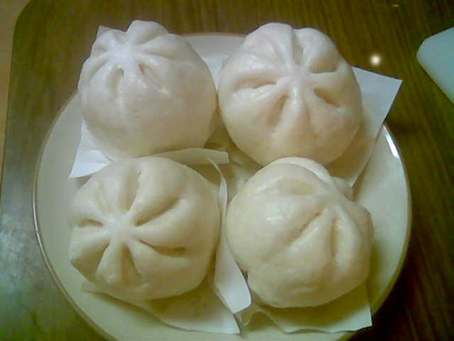 Cach+Lam+Bot+Banh+Deo Vì sao bánh bao mình làm không được trắng? - 2