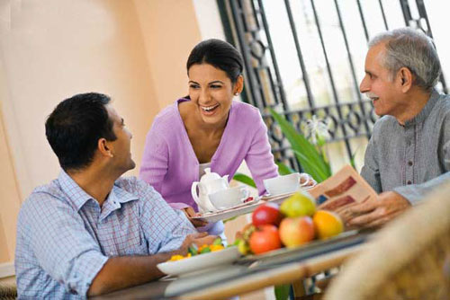 Bố chồng sinh tật lẻn vào phòng con dâu - 1